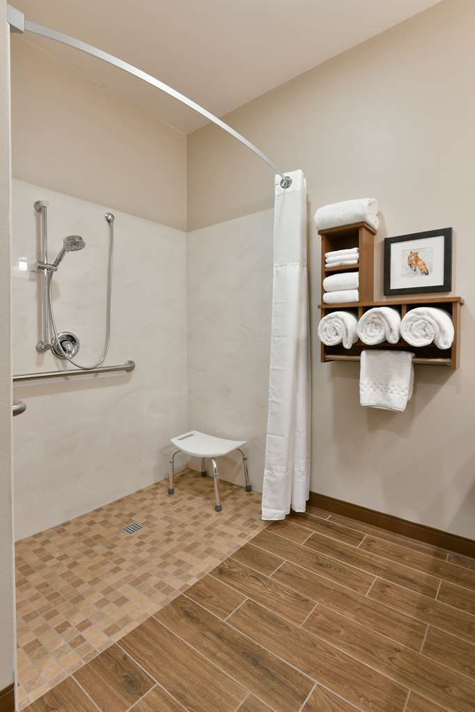 Grandstay Hotel & Suites Sisters Habitación foto